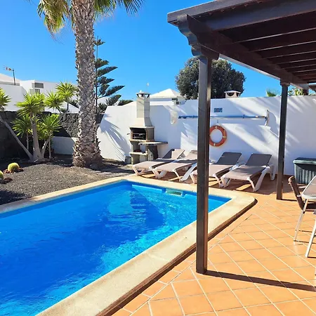 De La Paz Playa Blanca (Lanzarote)